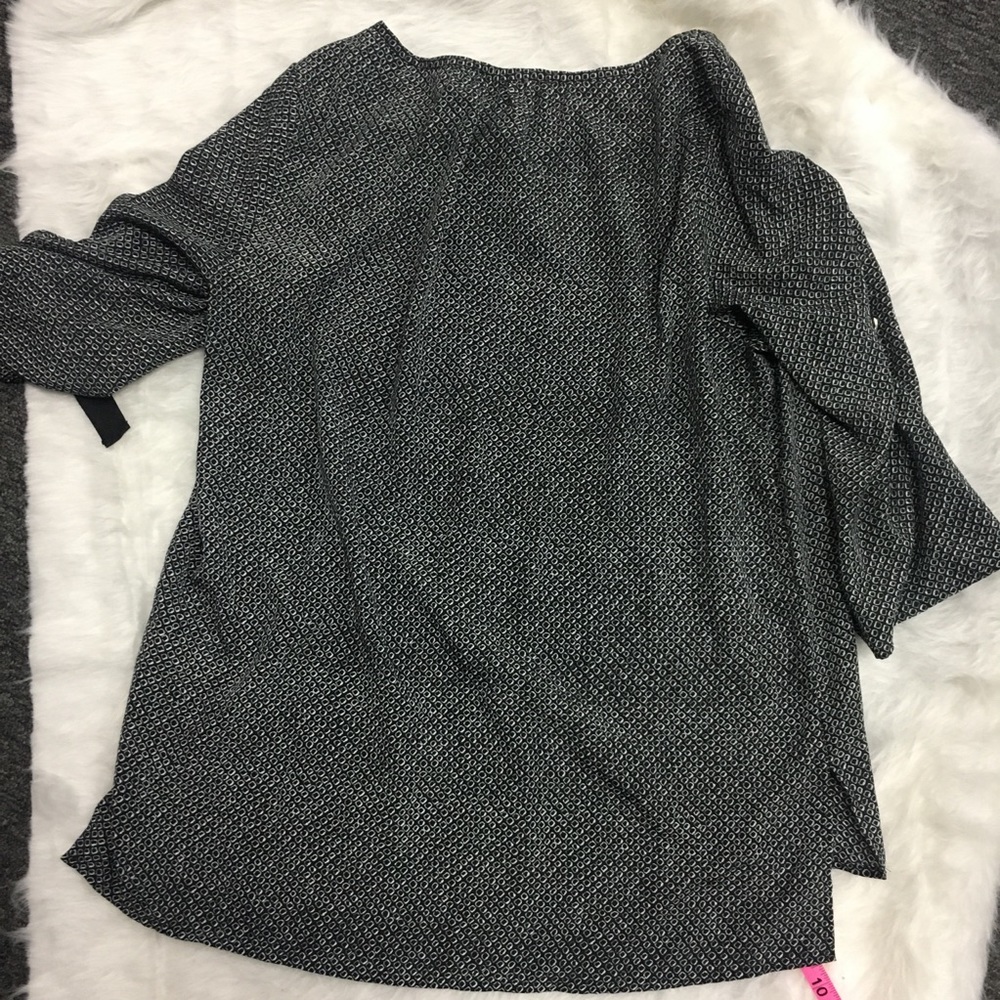 Michael Kors 3/4 Adjustable Sleeve Keyhole Blouse - Picture 2 of 6